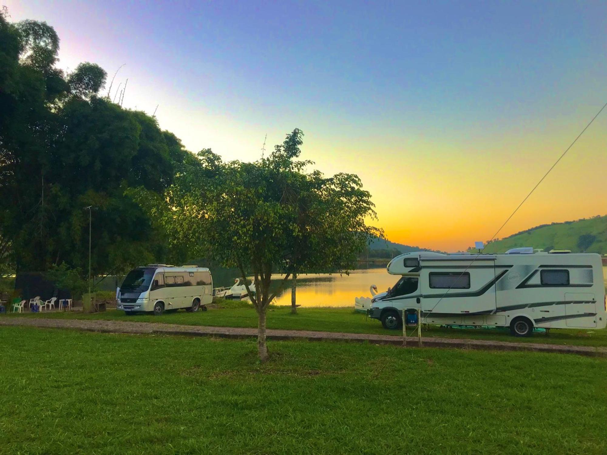 Pousada E Camping Recanto Da Praia Капітоліу Екстер'єр фото